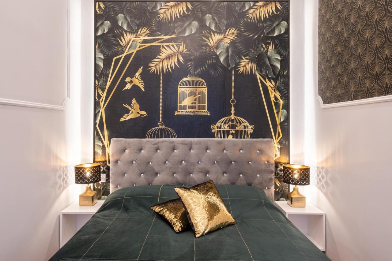 Premium Art Deco At Broadway // 4bdr & 3br Apartment *