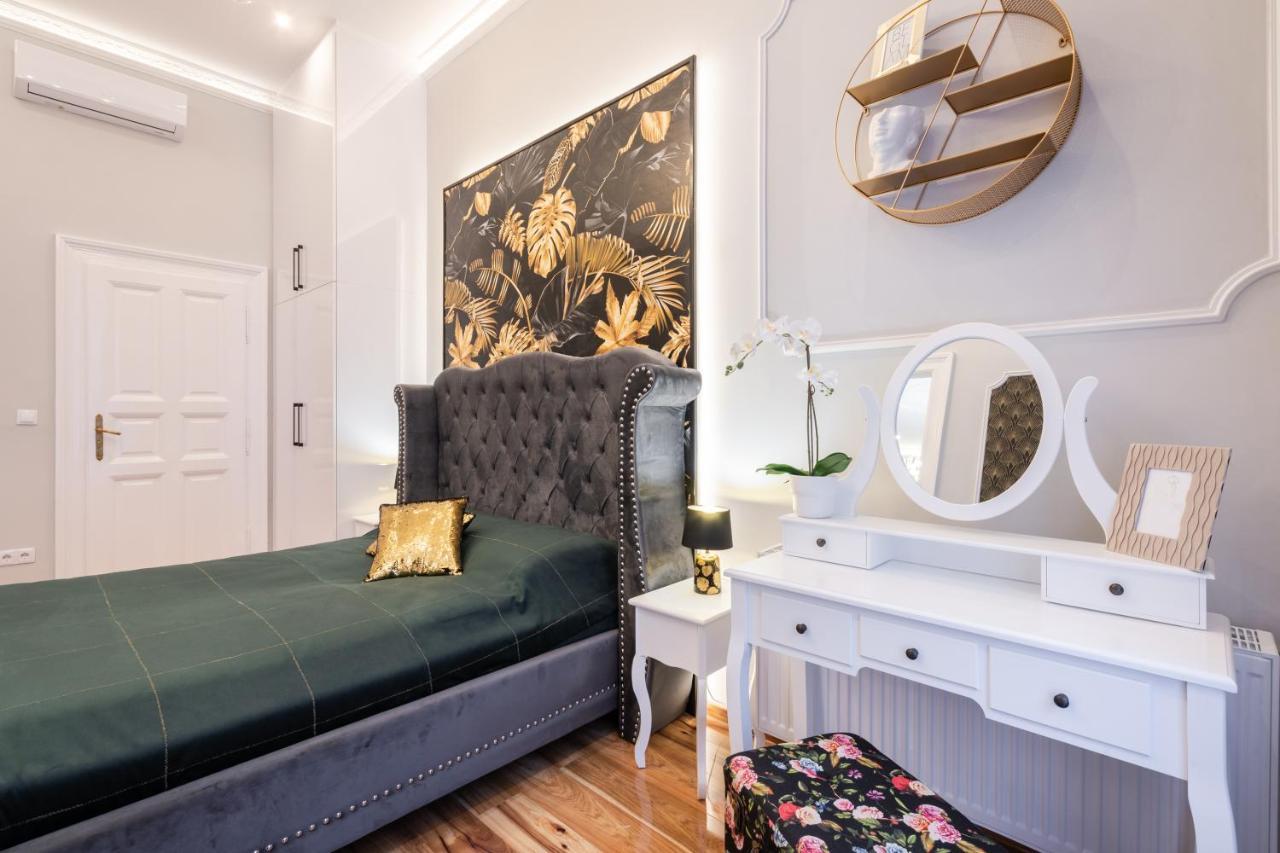 Apartman Premium Art Deco At Broadway // 4bdr & 3br
