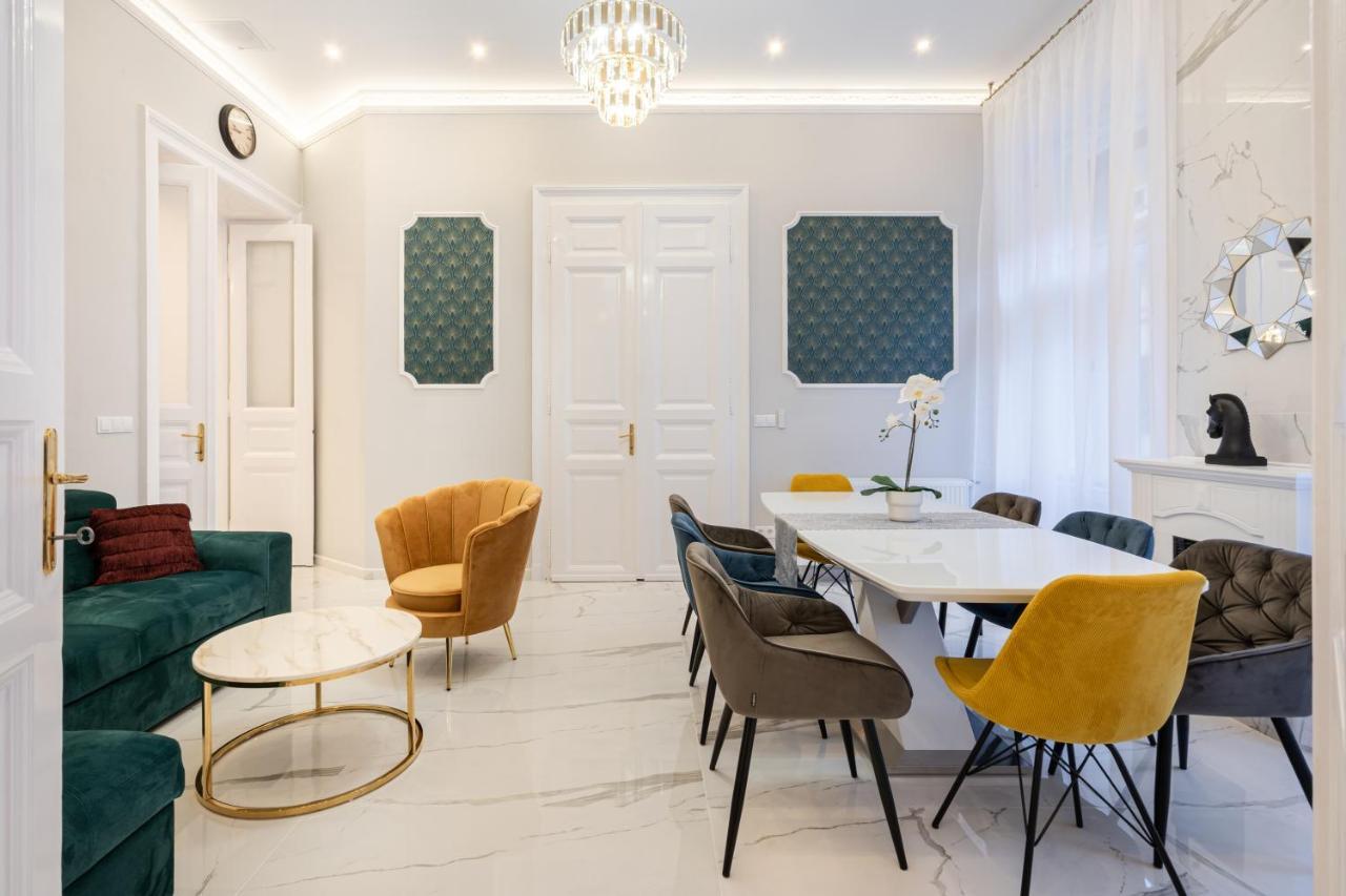 Premium Art Deco At Broadway // 4bdr & 3br Apartman Budapest