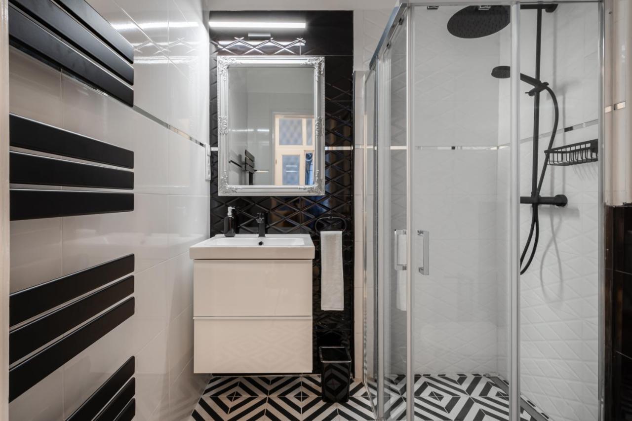 Apartman Premium Art Deco At Broadway // 4bdr & 3br Budapest