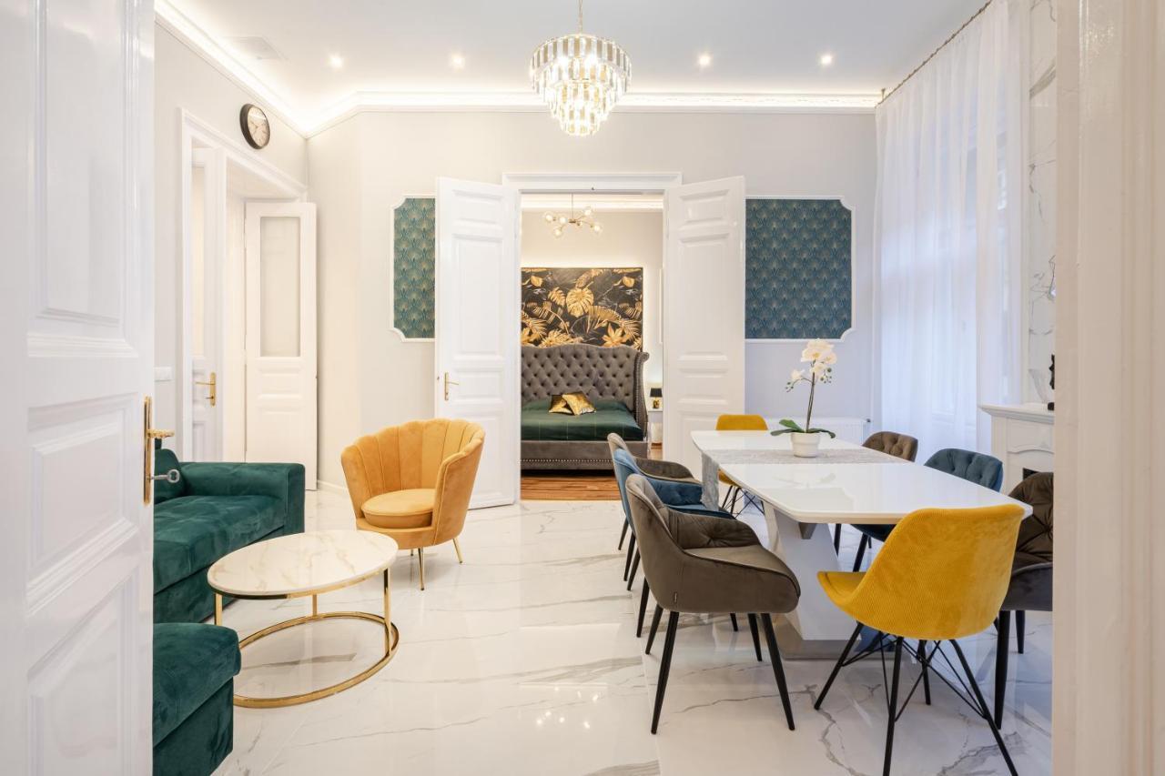 Apartman Premium Art Deco At Broadway // 4bdr & 3br *